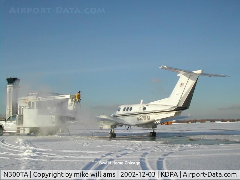N300TA, 1980 Beech F90 King Air C/N LA-9, West Chicago, IL