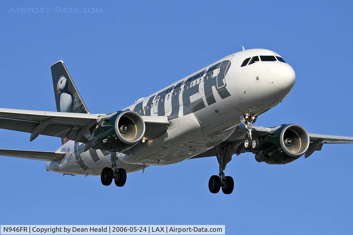 N946FR, 2006 Airbus A319-111 C/N 2763, Frontier Airlines N946FR - Puffin - (FLT FFT406) from Denver Int'l (KDEN) on final approach to RWY 24R.