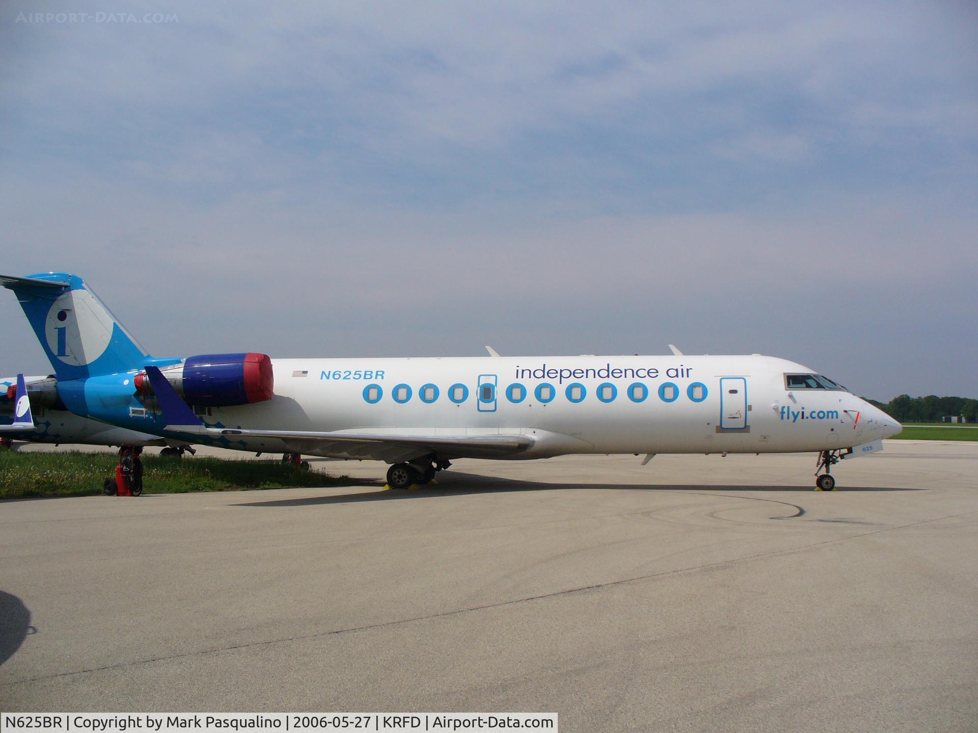 N625BR, 1998 Canadair CRJ-200ER (CL-600-2B19) C/N 7214, CL-600-2B19