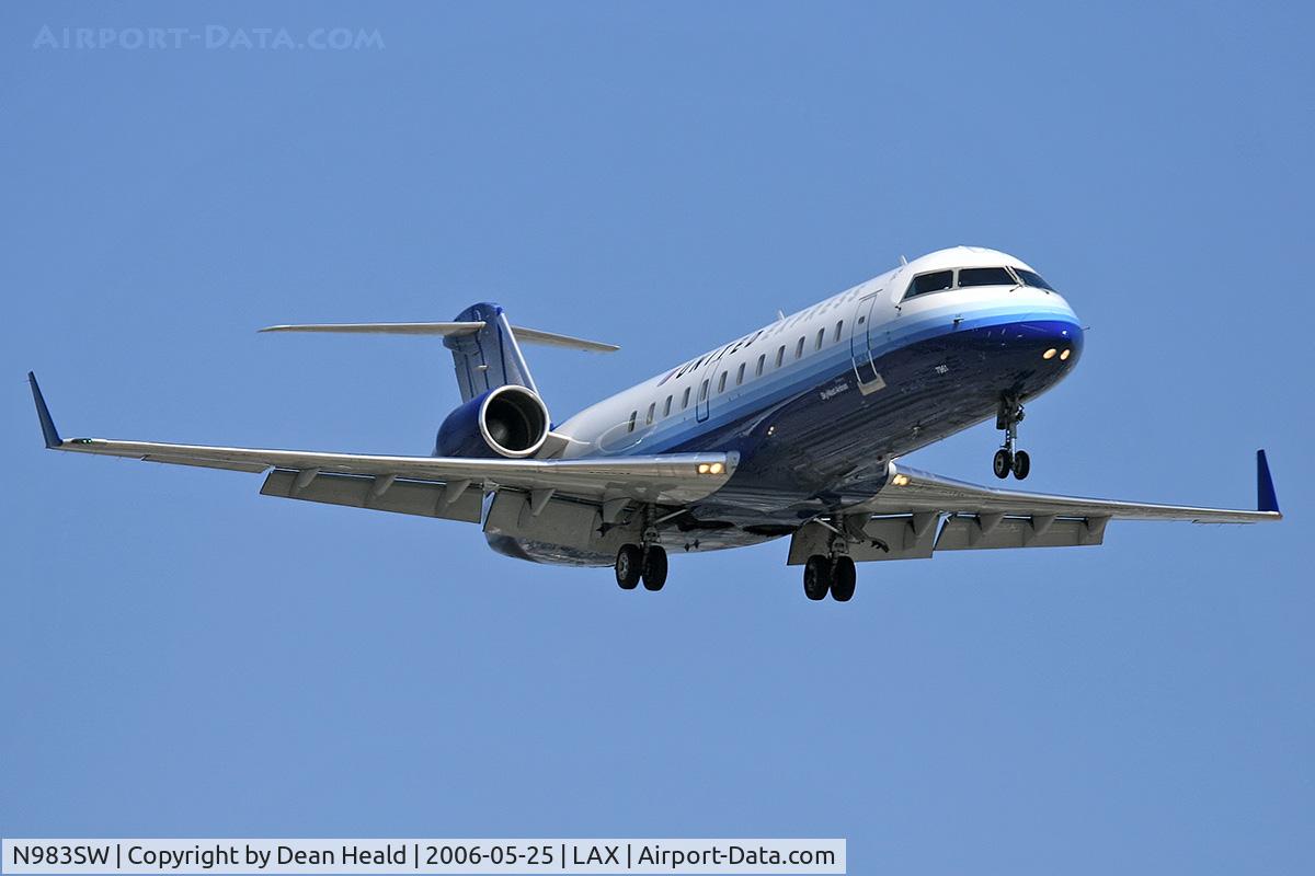 N983SW, 2004 Bombardier CRJ-200ER (CL-600-2B19) C/N 7961, United Express (SkyWest Airlines) N983SW (FLT SKW6493) from Norman Y Mineta San Jose Int'l (KSJC) on final approach to RWY 24R.