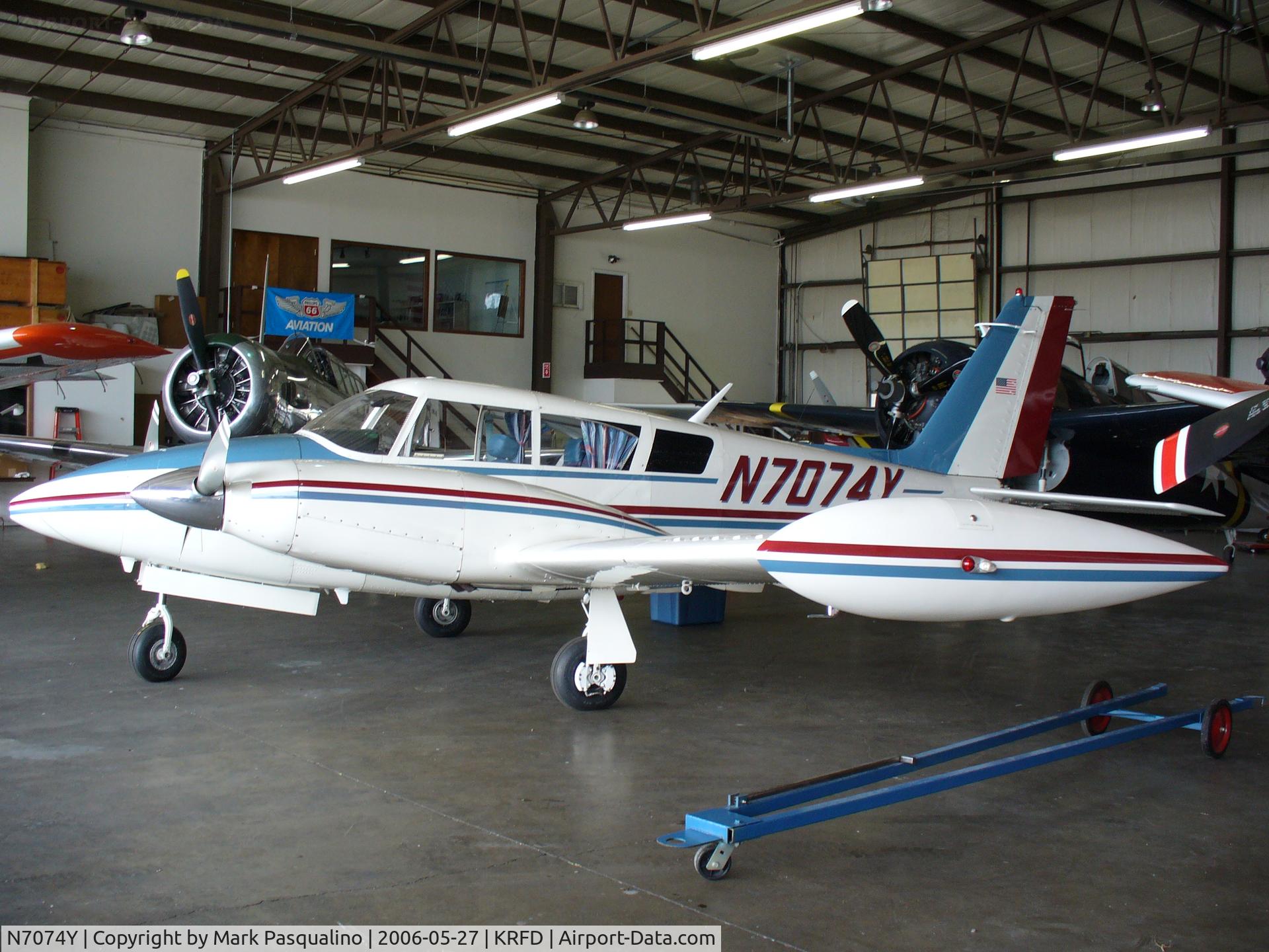 N7074Y, 1963 Piper PA-30 Twin Comanche C/N 30-87, PA-30