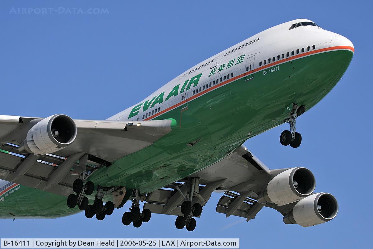 B-16411, Boeing 747-45E C/N 29111, Close-up of EVA Air B-16411 on final approach to RWY 24R.