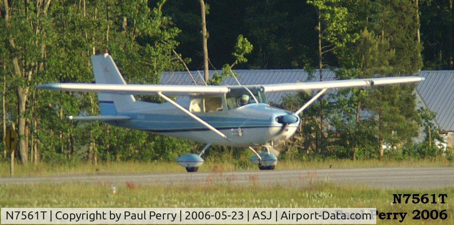 N7561T, 1959 Cessna 172A C/N 47161, Taxiing out for a bit of practice
