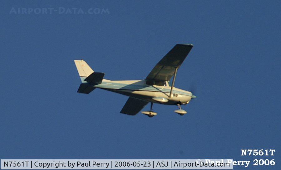 N7561T, 1959 Cessna 172A C/N 47161, Getting a little practice in before the sun goes down