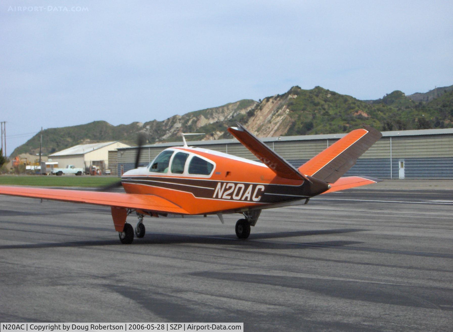 N20AC, 1972 Beech V35B Bonanza C/N D9371, 1972 Beech V35B BONANZA, Continental IO-520-B 285 Hp, taxi to Runway 22