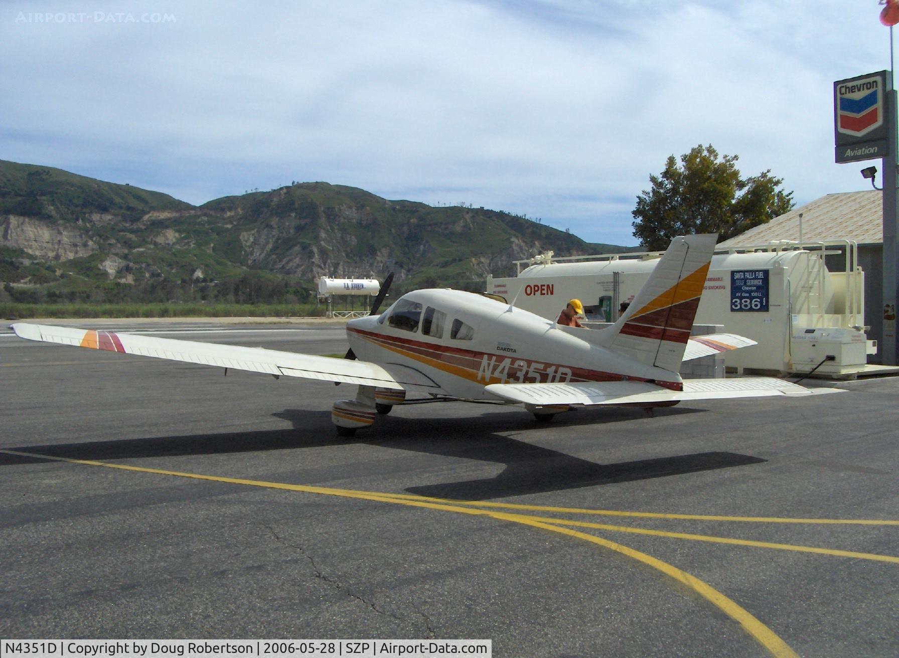 N4351D, 1984 Piper PA-28-236 Dakota C/N 28-8411016, 1984 Piper PA-28-236 DAKOTA, Lycoming O-540-J3A5D 235 Hp, refueling