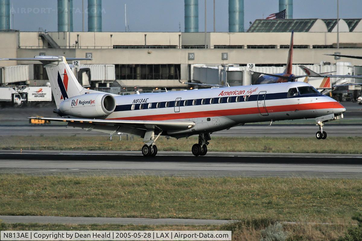 N813AE, 2001 Embraer ERJ-140LR (EMB-135KL) C/N 145539, American Eagle N813AE (FLT EGF126) from Norman Y Mineta San Jose Int'l (KSJC) landing on RWY 24R.