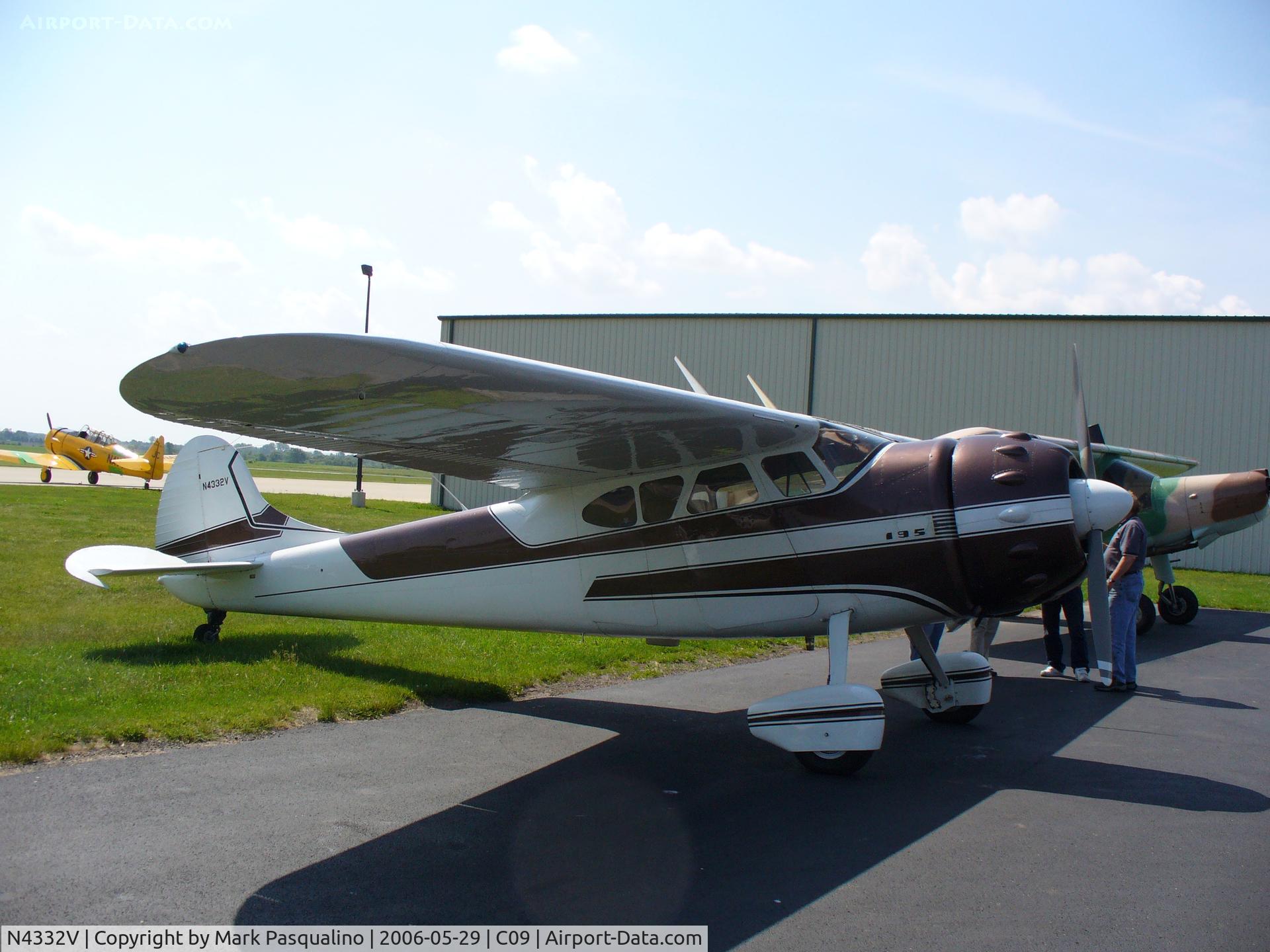 N4332V, 1948 Cessna 195 C/N 7238, Cessna 195