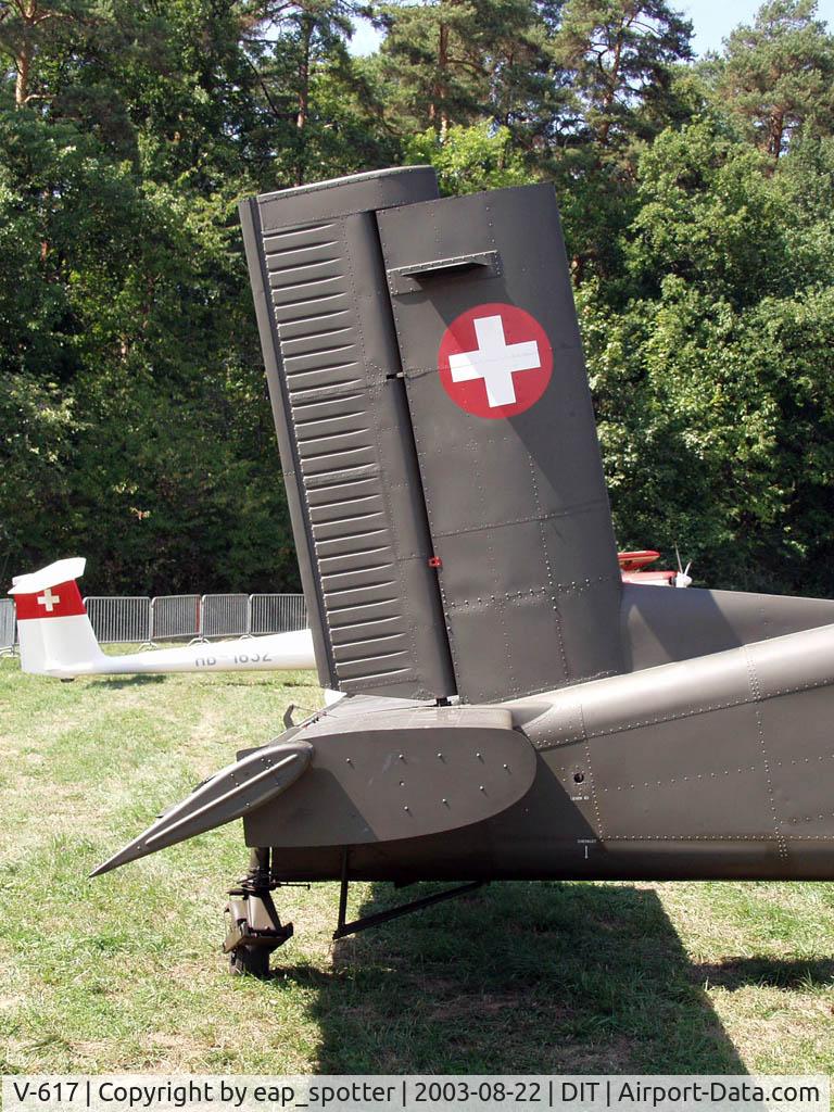 V-617, Pilatus PC-6/B2-H2M Turbo Porter C/N 640, Close-up of a Pilaturs PC-6-tail