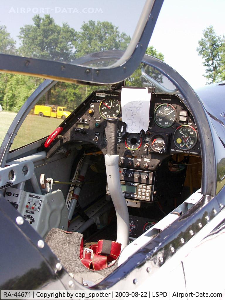 RA-44671, Sukhoi Su-26 C/N Not found RA-44671, Closeup of the cockpit