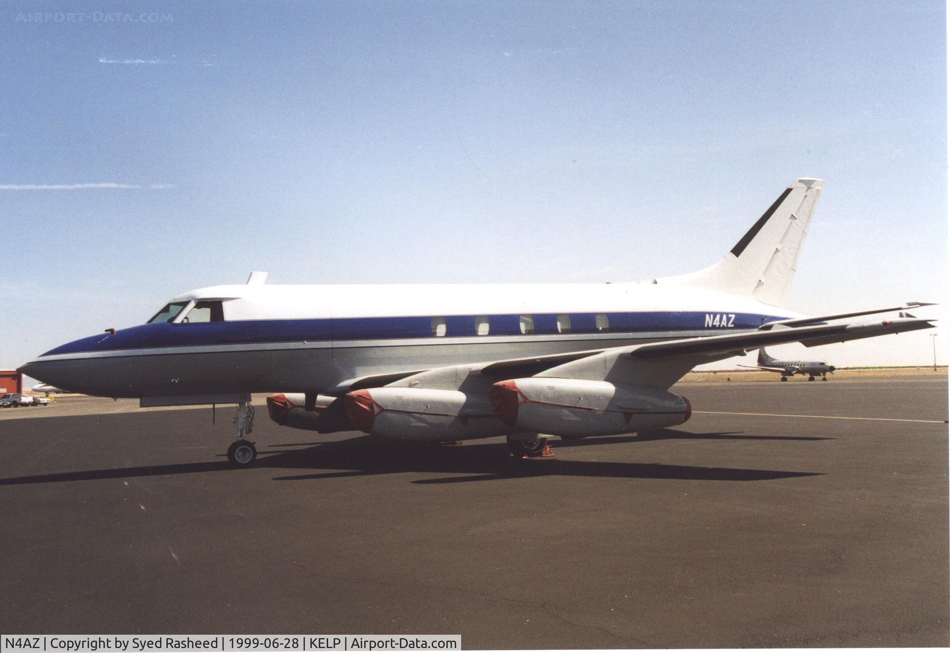 N4AZ, McDonnell Douglas 220 C/N 1, McDonnel Douglas 220 outside Grecoair Hanger