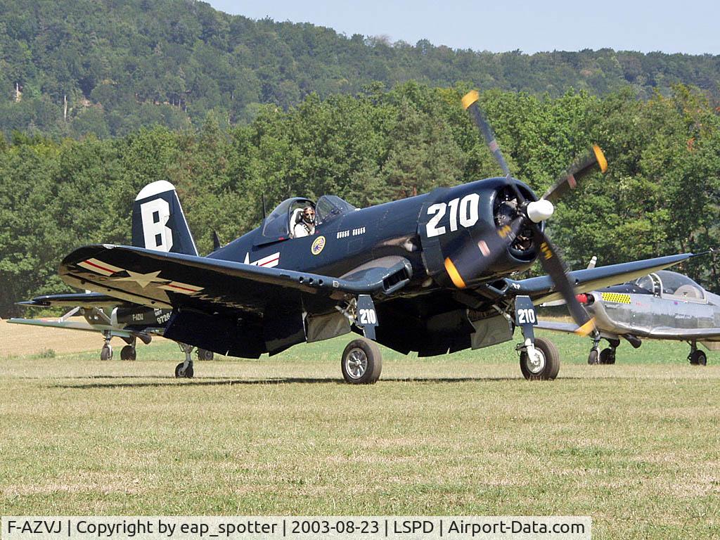 F-AZVJ, 1945 Vought F4U-4 Corsair C/N 9418, taxi to his stand
