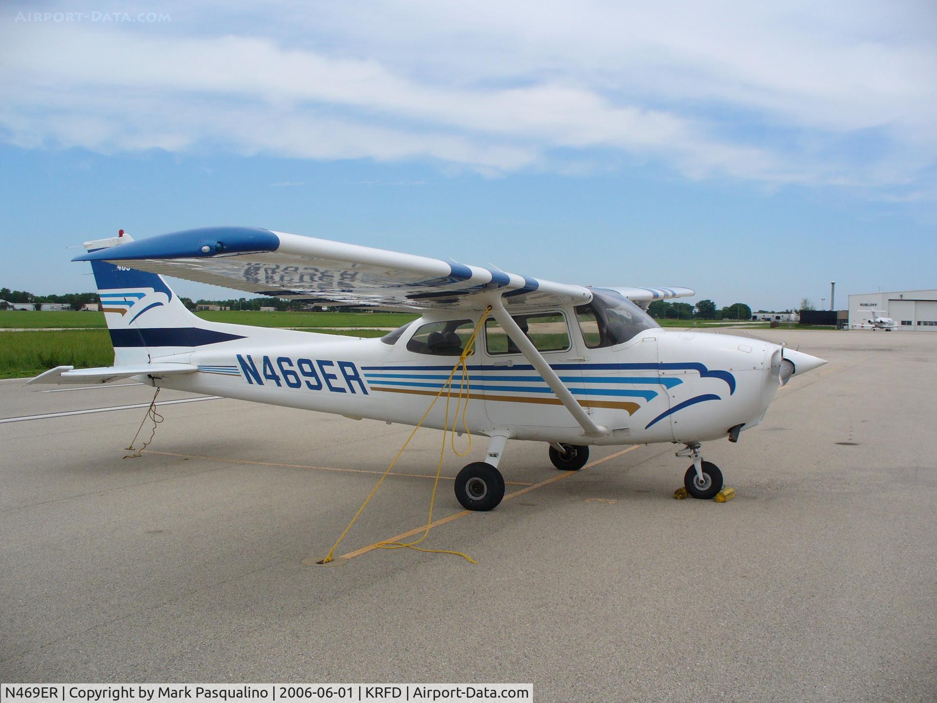 N469ER, 2001 Cessna 172S C/N 172S8940, Cessna 172S
