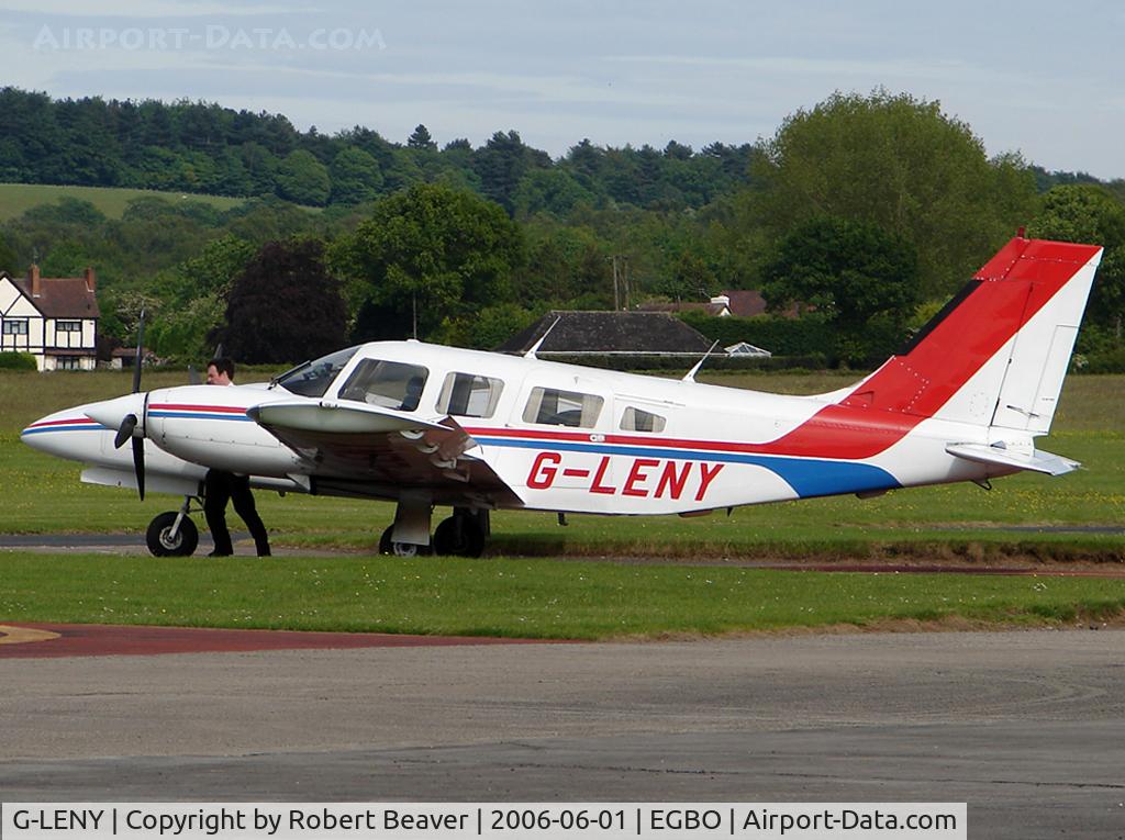 G-LENY, 1982 Piper PA-34-220T Seneca III C/N 34-8233205, Piper PA 34-220T Seneca III