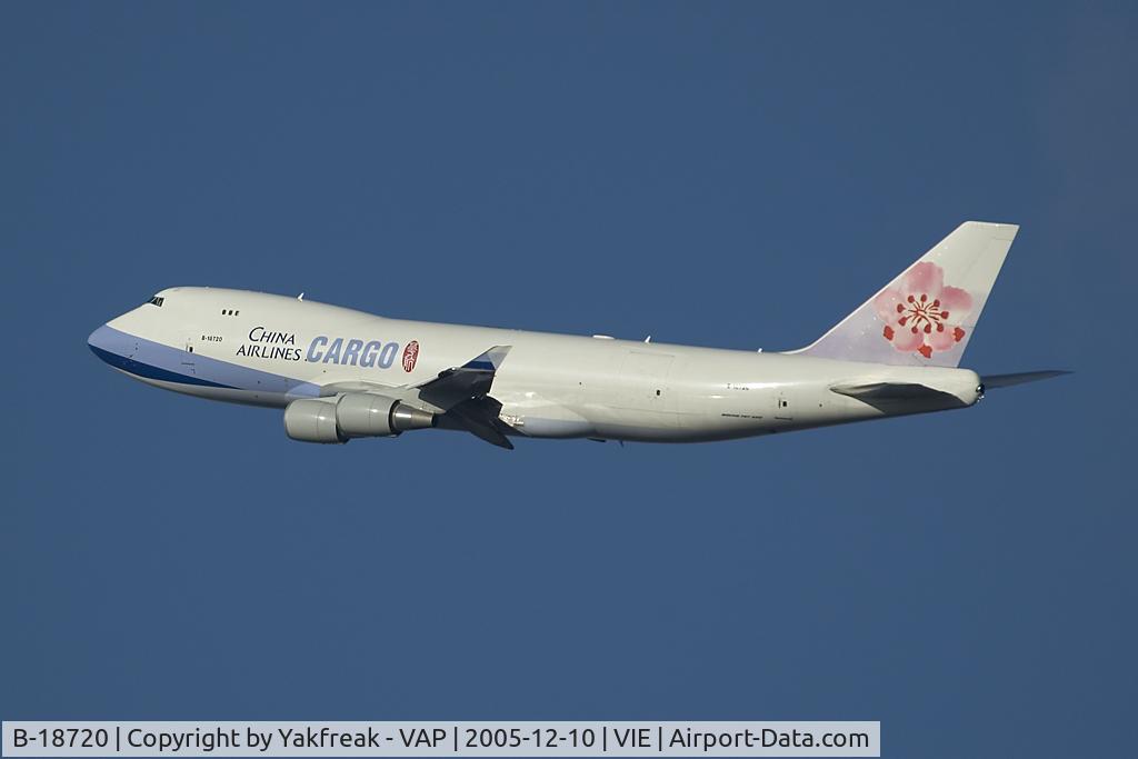 B-18720, 2005 Boeing 747-409F/SCD C/N 33733, After take of from RWY 29