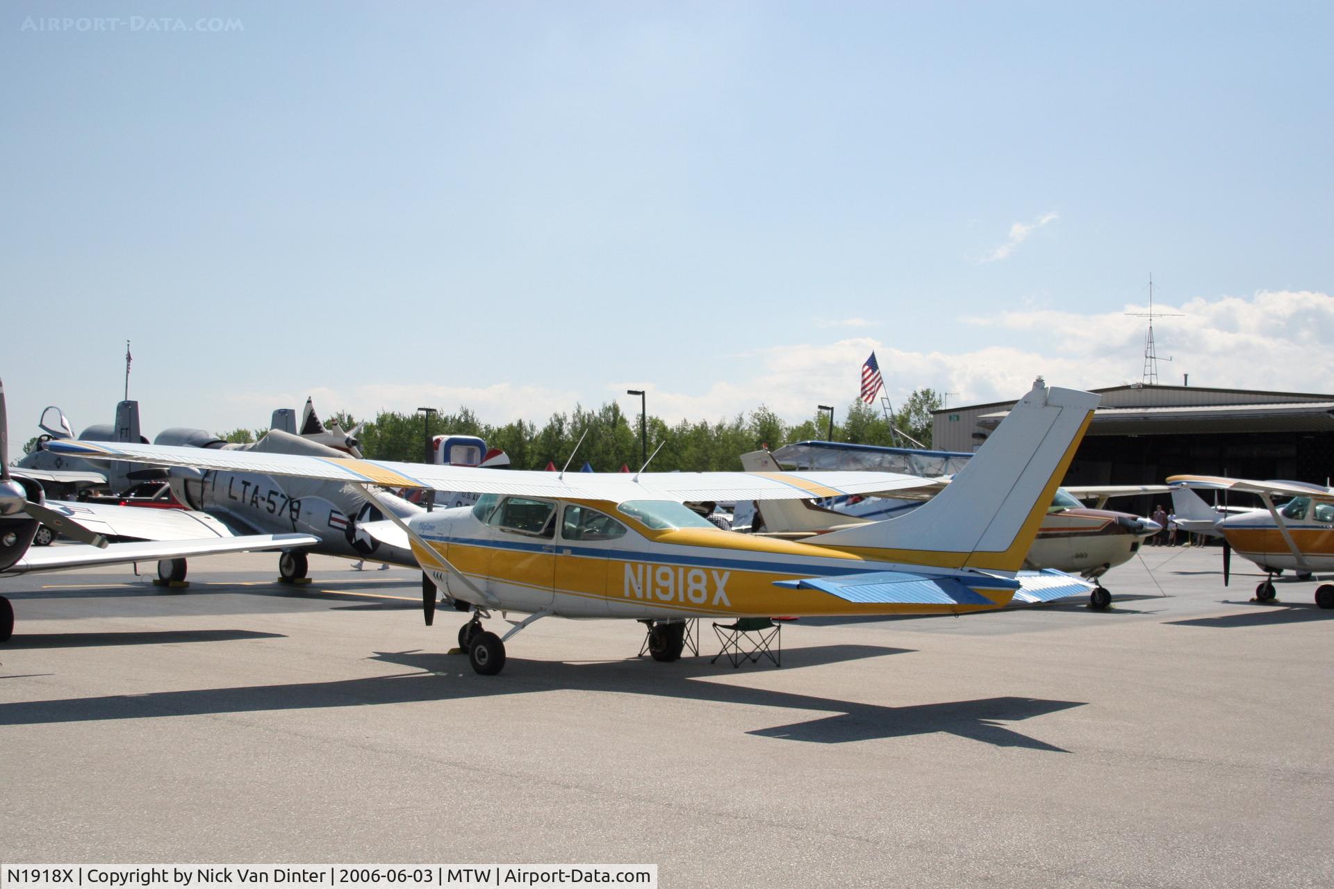 N1918X, 1965 Cessna 182 Skylane C/N 18256018, Manitowoc Air Show