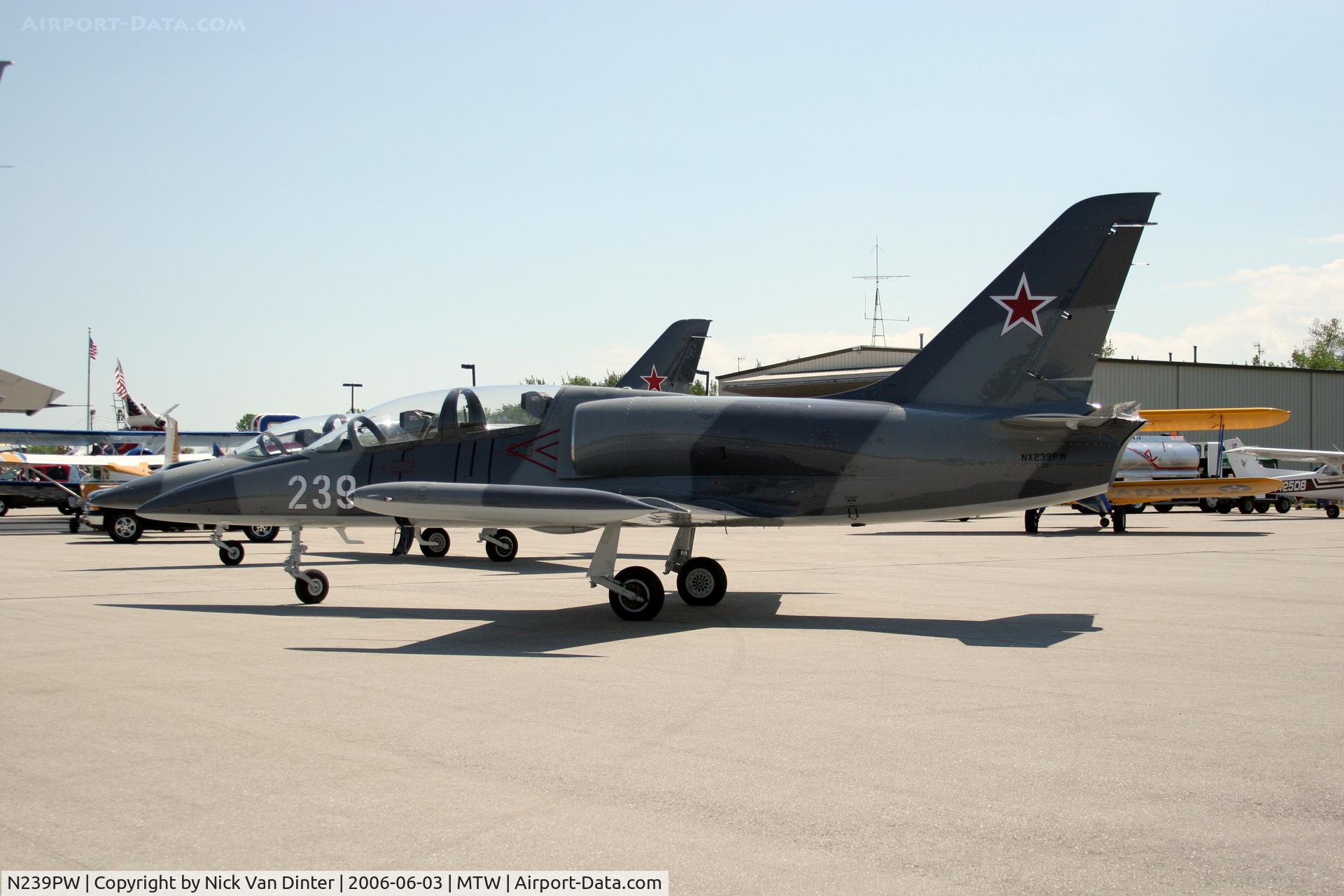 N239PW, 1979 Aero L-39C Albatros Albatros C/N 931526, Manitowoc Air Show