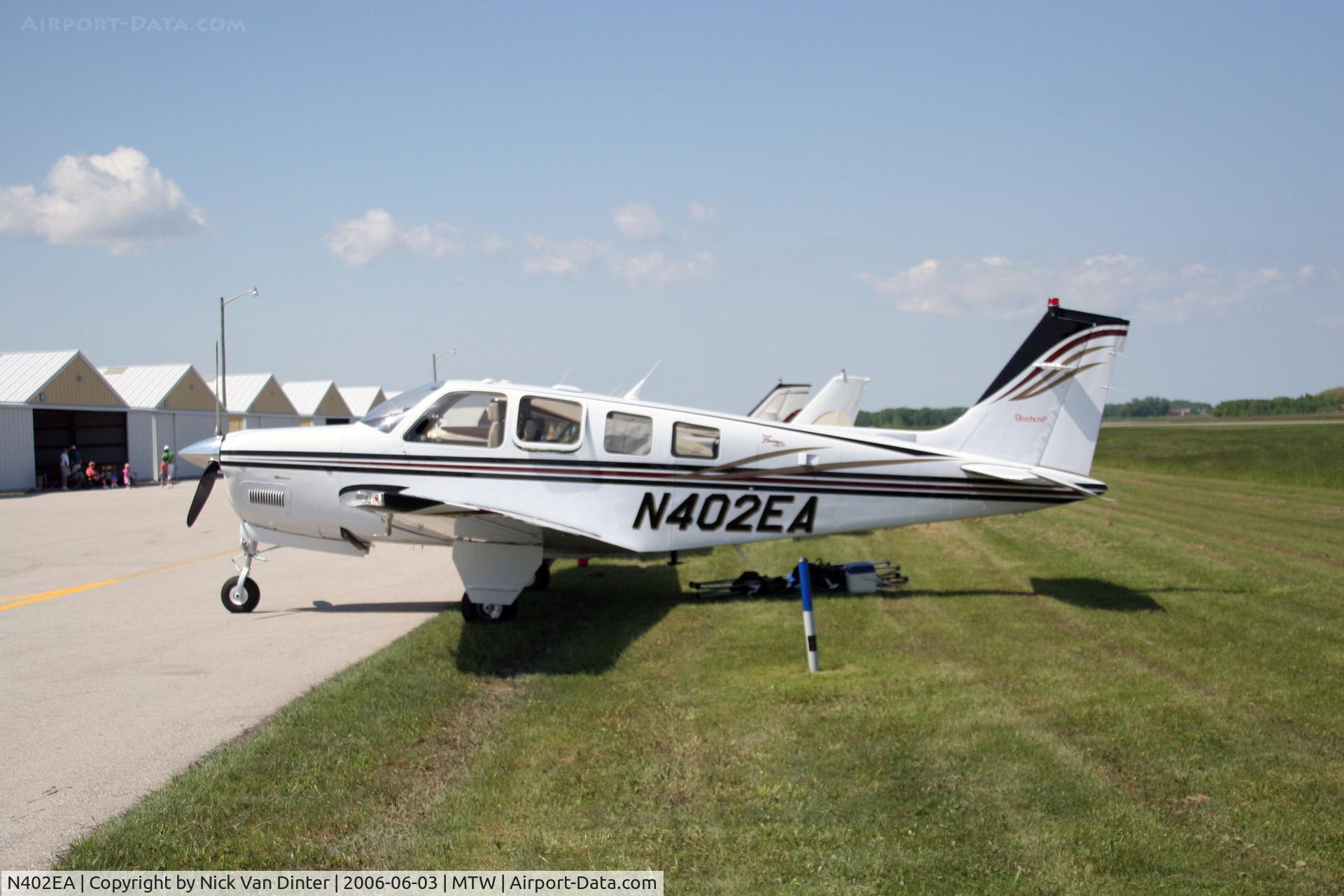 N402EA, 2001 Raytheon Aircraft Company A36 Bonanza C/N E-3402, Manitowoc Air Show