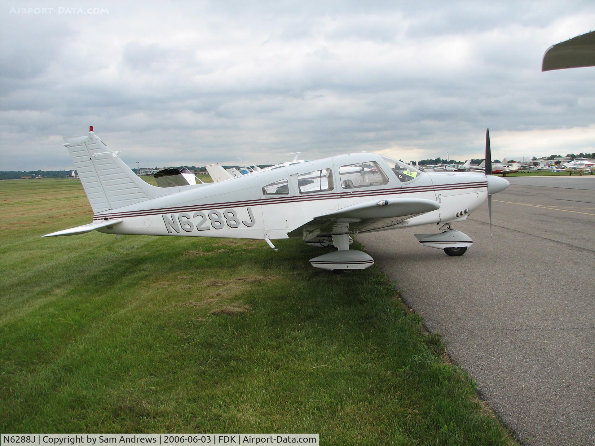 N6288J, 1976 Piper PA-28-181 C/N 28-7690393, After parking.  Left alone for the occupants to go have fun.