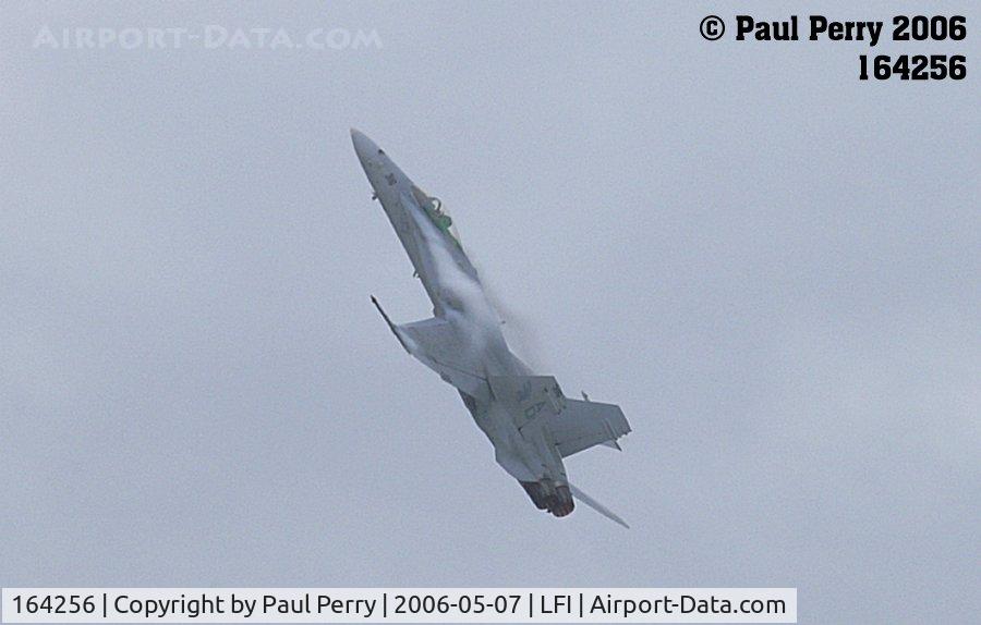 164256, 1991 McDonnell Douglas F/A-18C Hornet C/N 1019, Pulling Gs in the climb