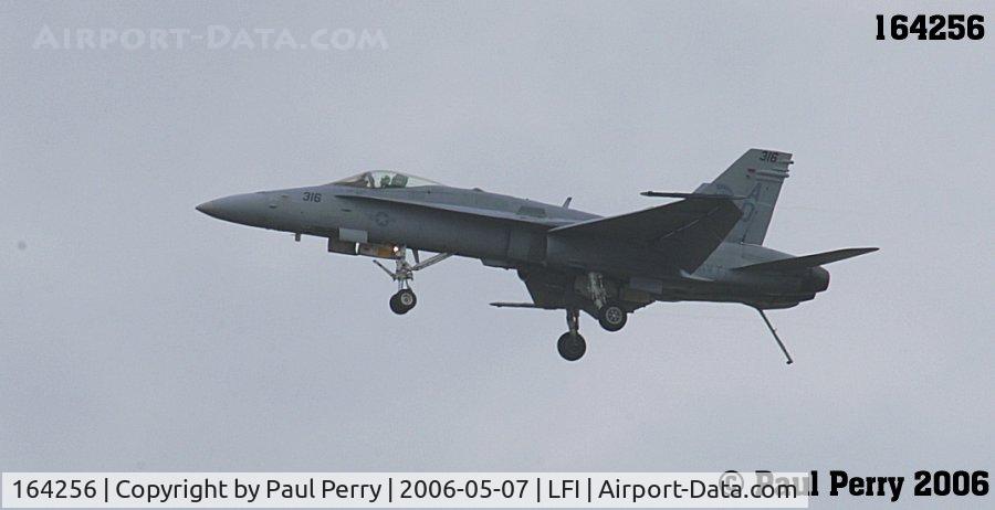 164256, 1991 McDonnell Douglas F/A-18C Hornet C/N 1019, Call the ball