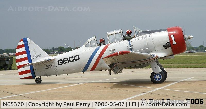 N65370, 1941 North American SNJ-2 Texan C/N 2562, Number One, but Two Crew