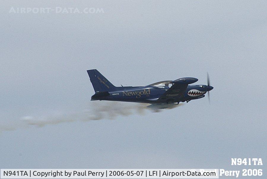 N941TA, 1977 SIAI-Marchetti SF-260 C/N 286, And of course; smoke on, shows on!