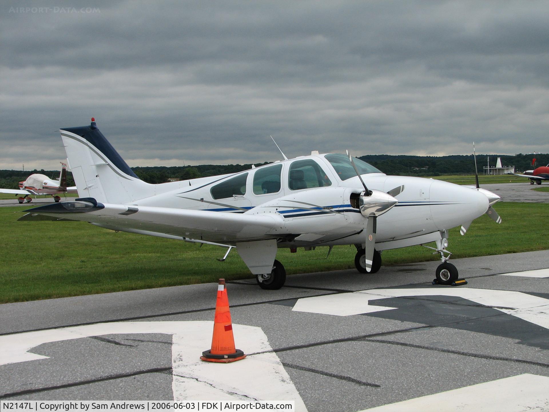 N2147L, 1976 Beech 95-B55 Baron Baron C/N TC-1991, Nice looking 1976 Baron