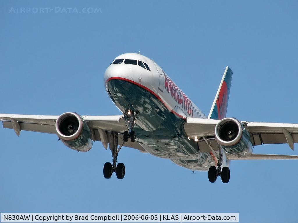 N830AW, 2001 Airbus A319-132 C/N 1565, America West Airlines / Airbus Industrie A319-132 / Co-Pilot hand on the dash.