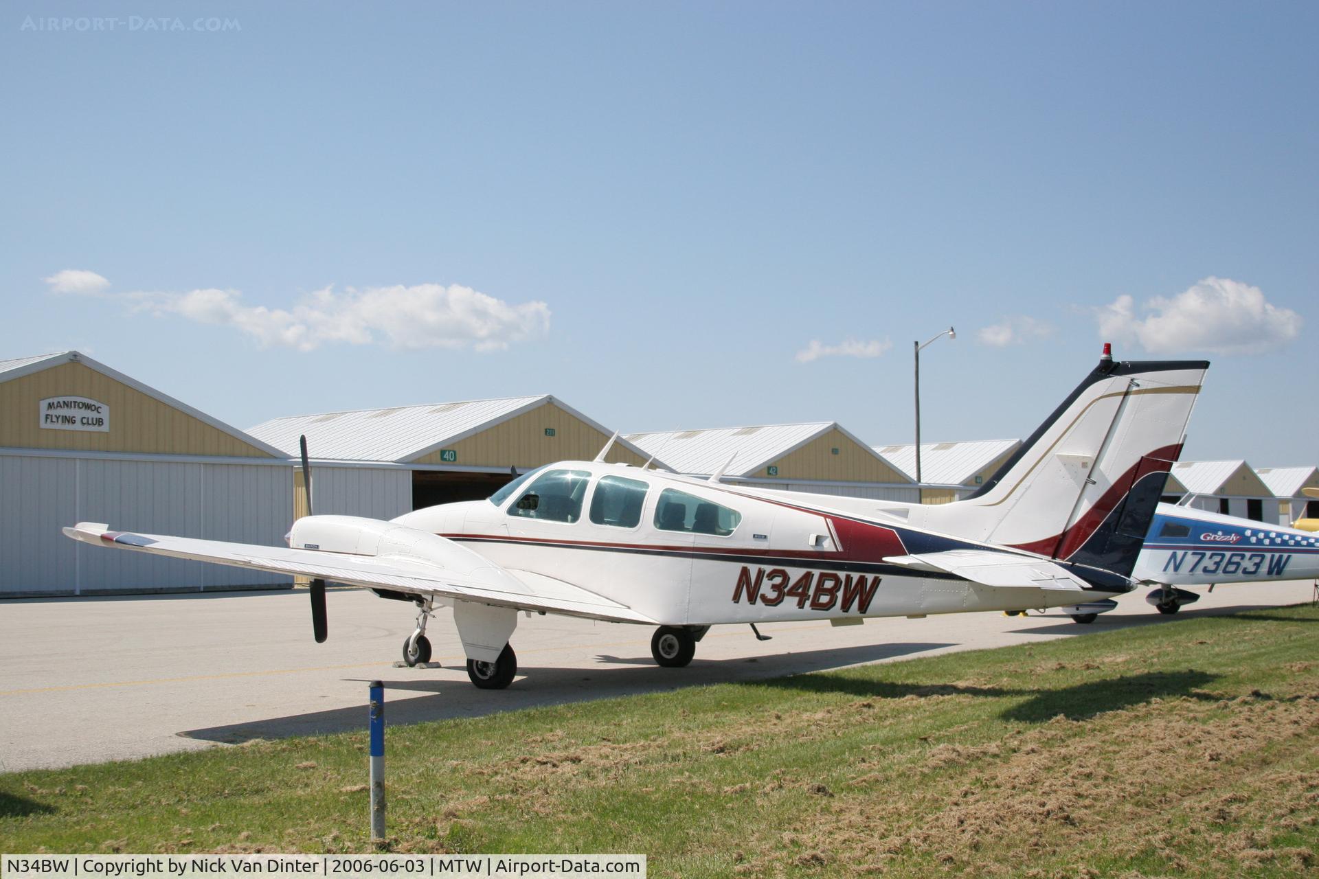 N34BW, 1974 Beech 95-B55 (T42A) Baron C/N TC-1691, Manitowoc Air Show