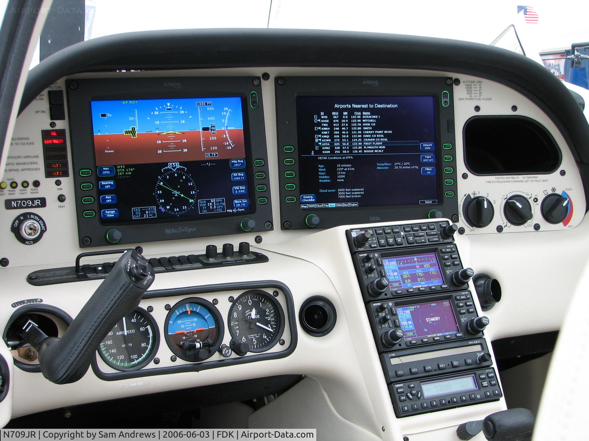 N709JR, 2006 Cirrus SR22 C/N 1967, Nice Panel