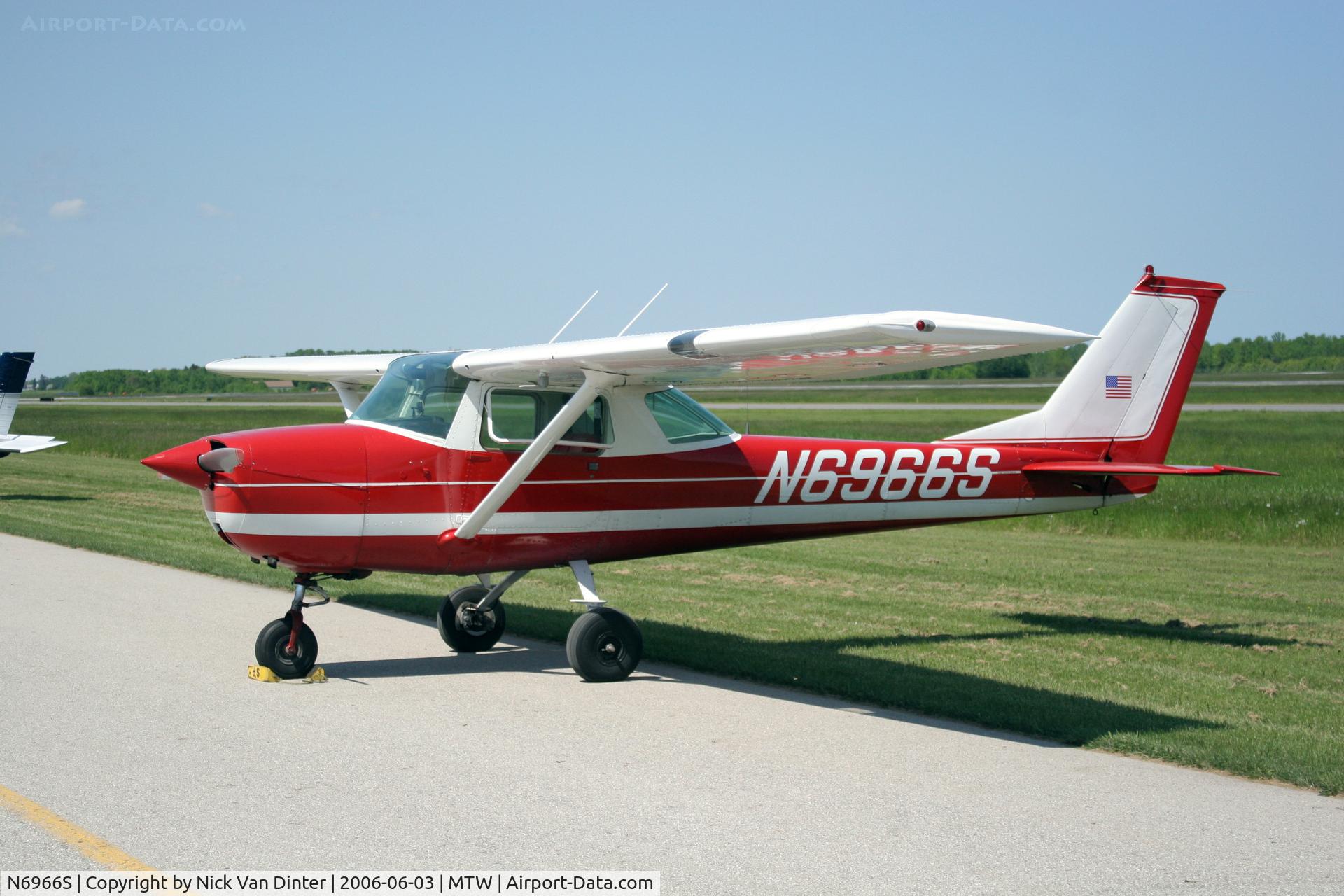 N6966S, 1967 Cessna 150H C/N 15067666, Manitowoc Air Show