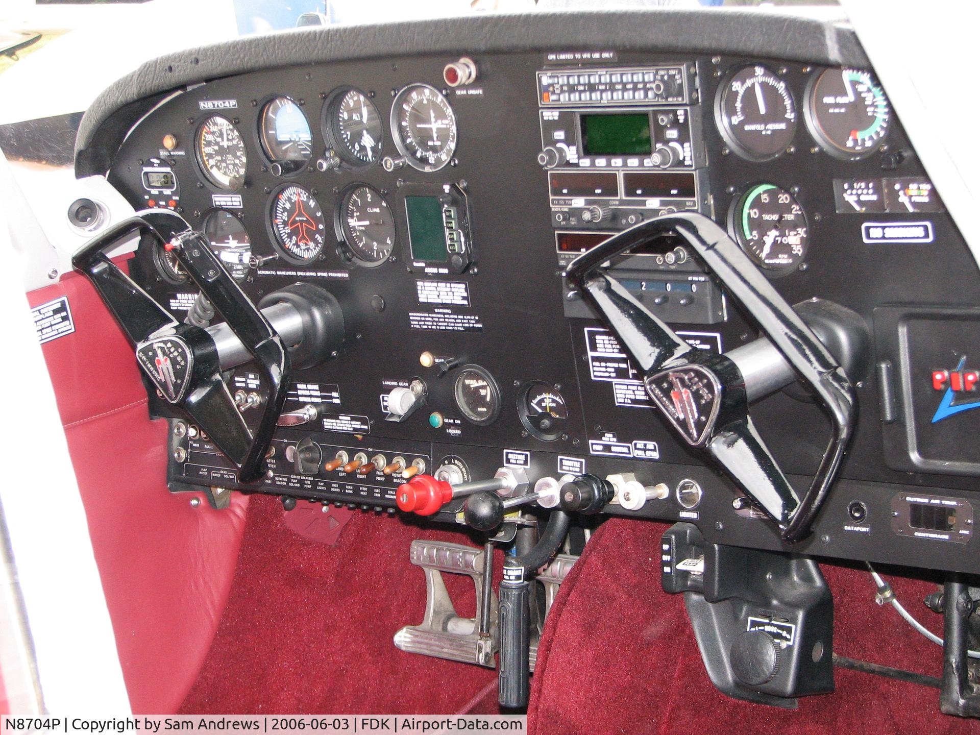 N8704P, 1965 Piper PA-24-260 C/N 24-4150, panel