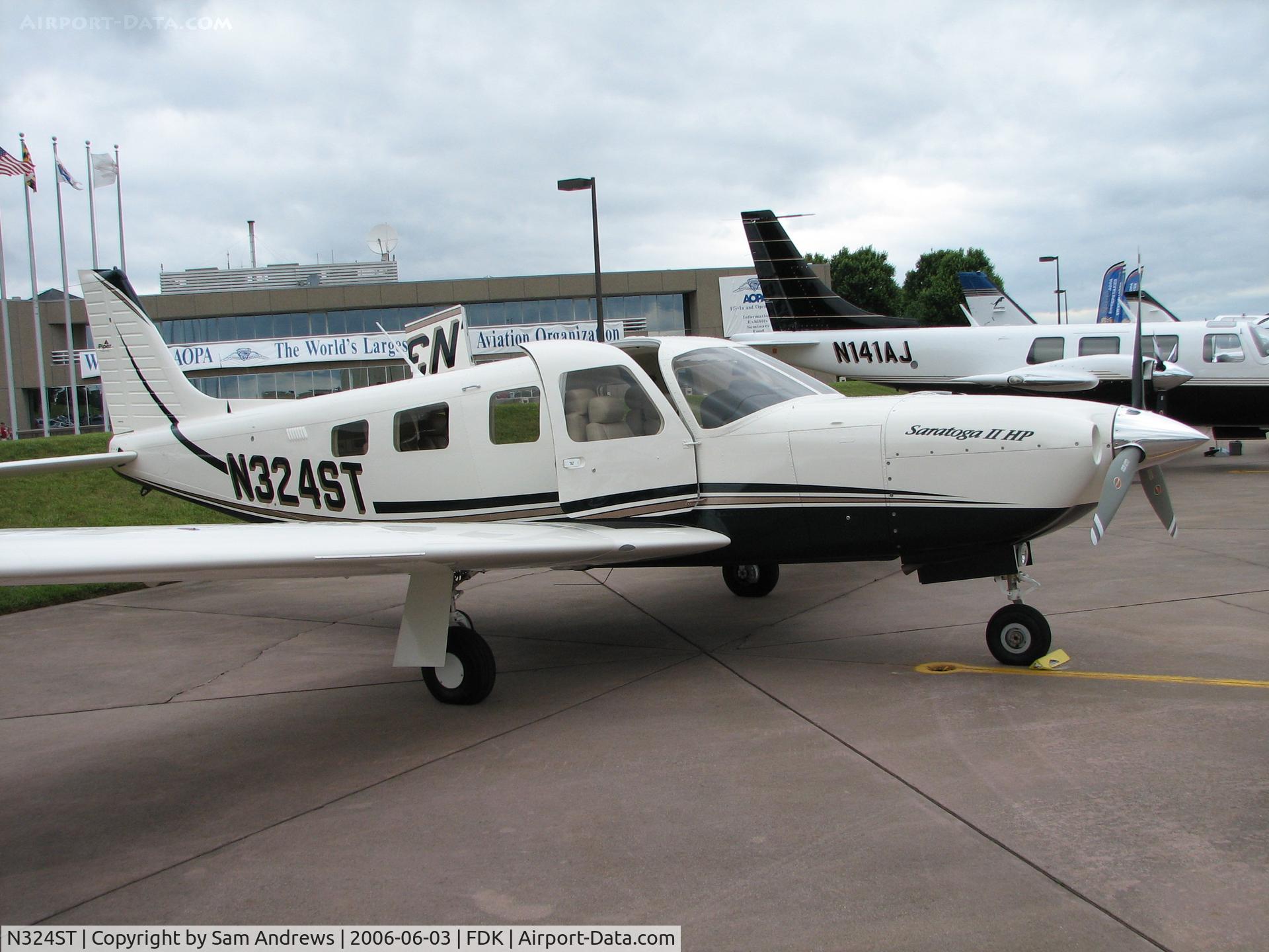 N324ST, 2006 New Piper Aircraft Inc PA-32R-301 C/N 3246237, Sweet looking Saratoga.  Glass