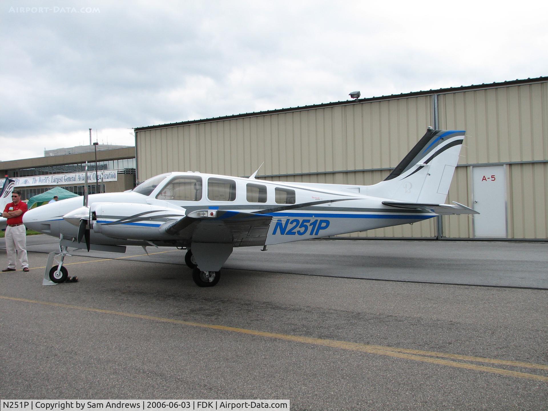 N251P, Raytheon Aircraft Company G58 Baron C/N TH-2139, not so better view