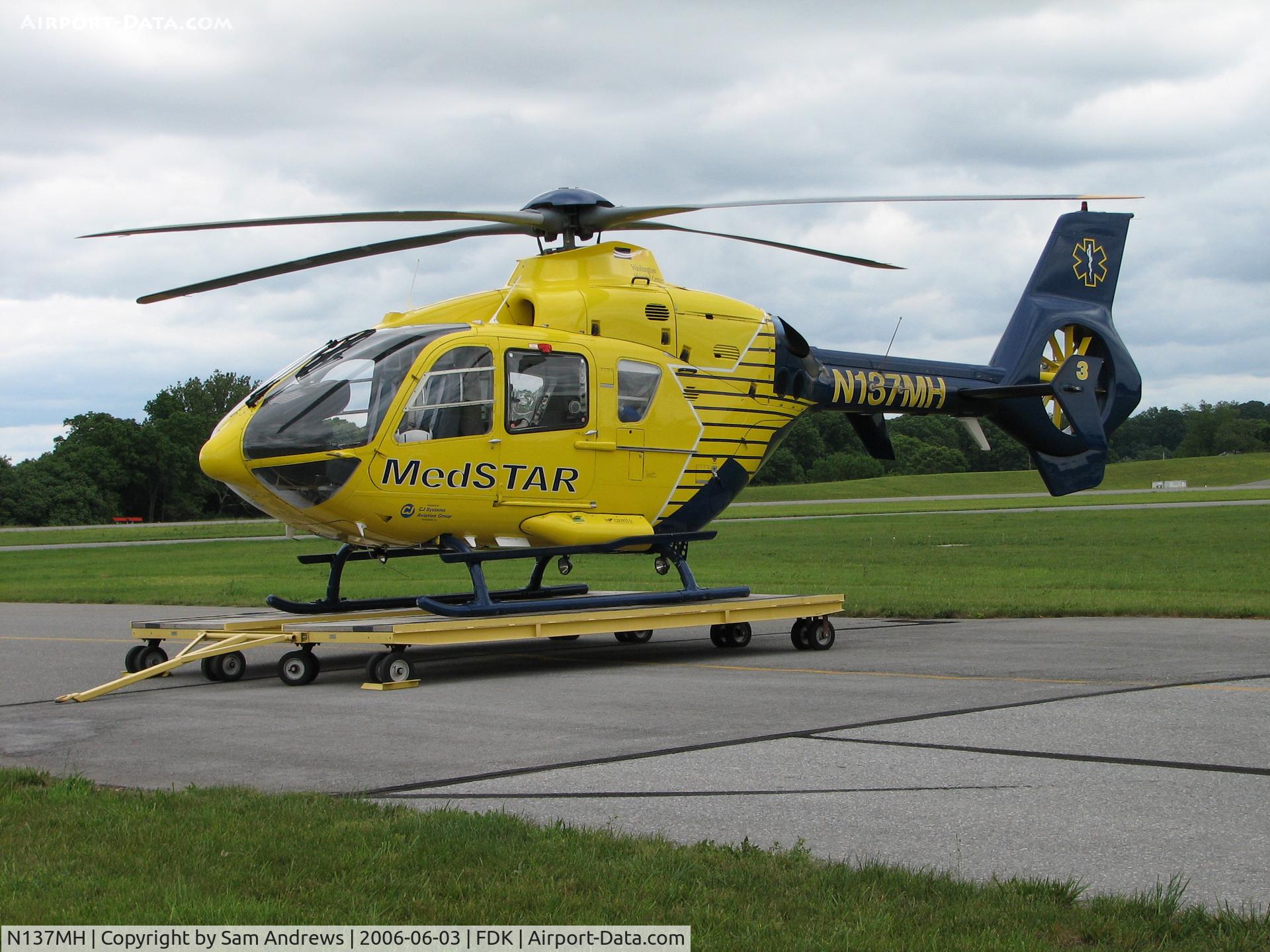 N137MH, 2002 Eurocopter EC-135P-1 C/N 0179, alight