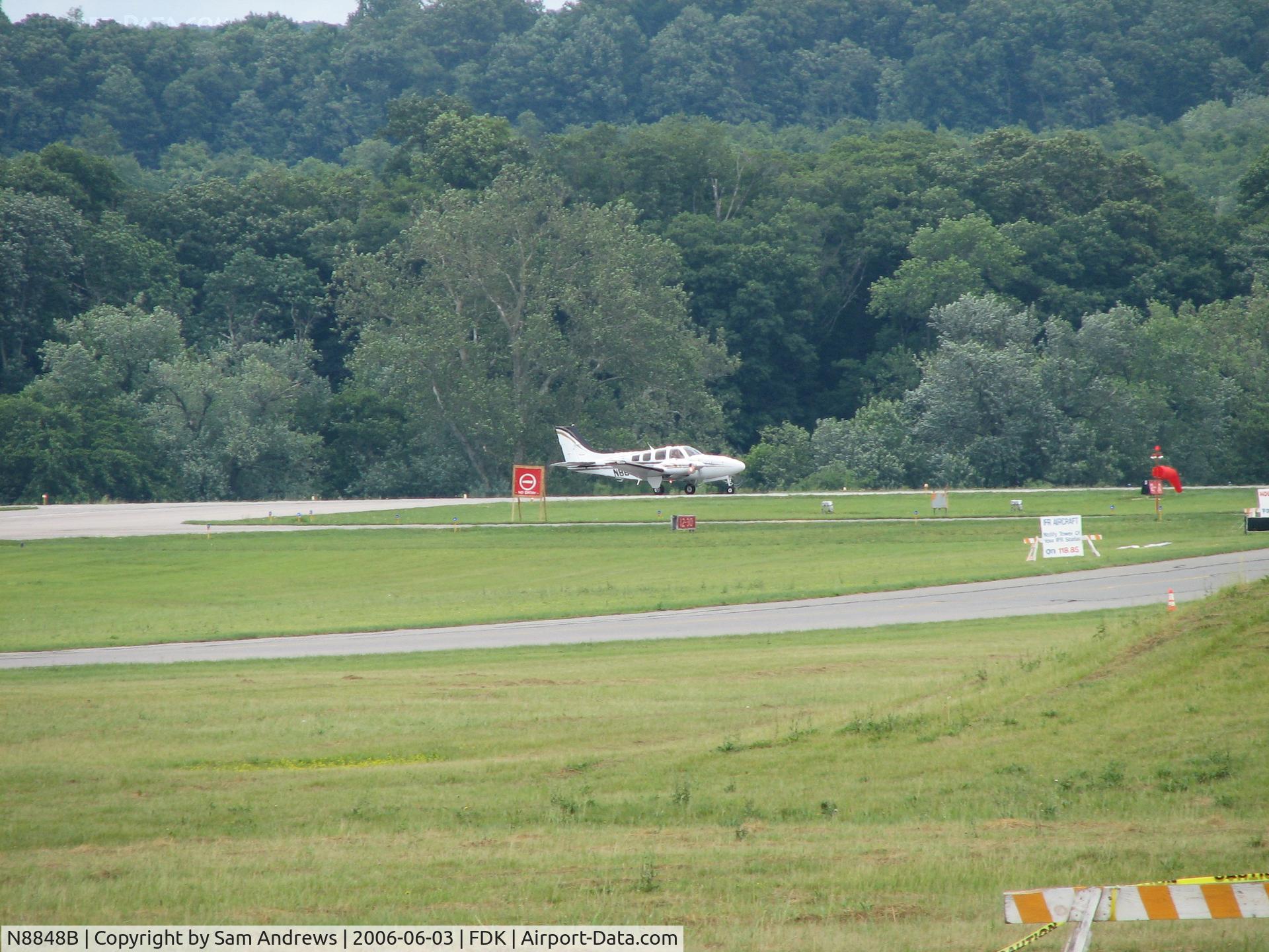 N8848B, 2002 Raytheon Aircraft Company 58 C/N TH-2034, In position and holding RWY23 on there way to Greater Rochester Int'l (ROC)