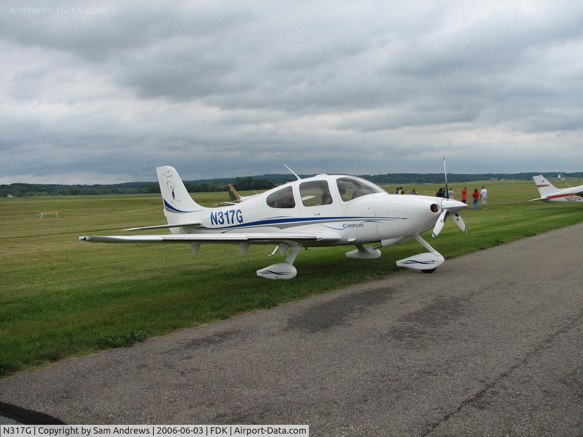 N317G, 2004 Cirrus SR22 C/N 0806, Down from Lititz,PA to see the AOPA Fly-in.