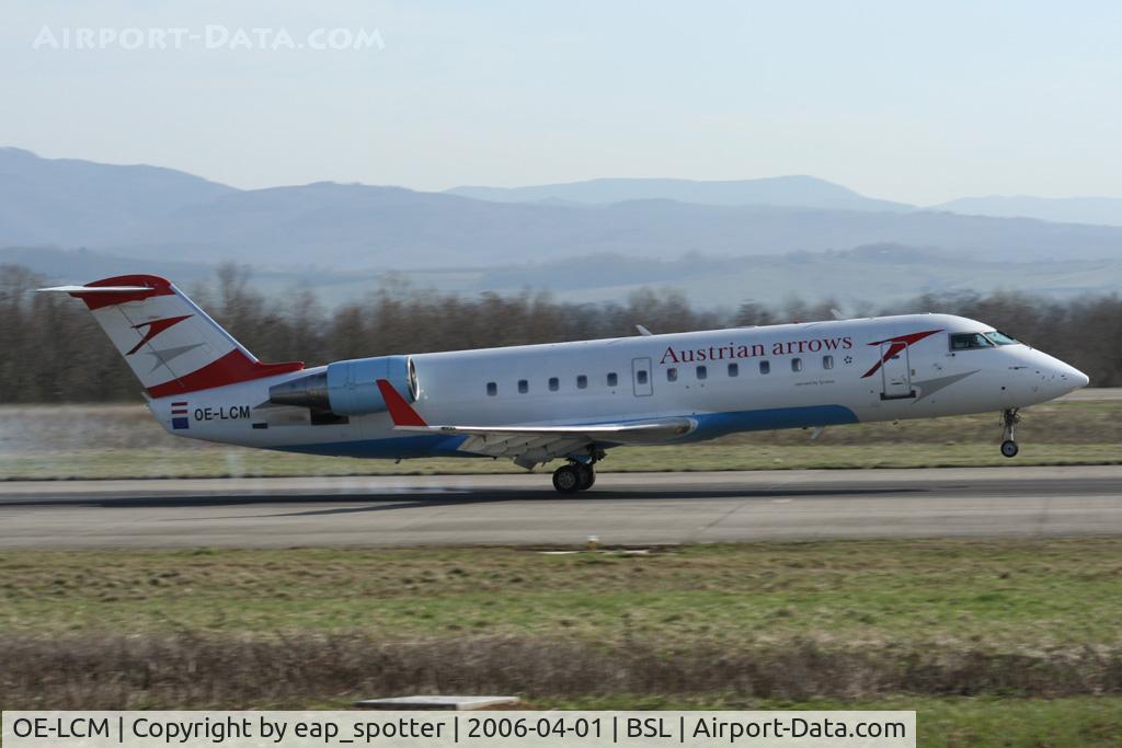 OE-LCM, 1997 Canadair CRJ-200LR (CL-600-2B19) C/N 7205, Landing on runway 16 from VIE
