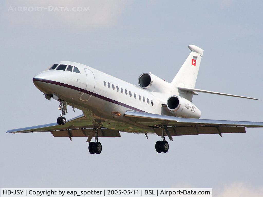 HB-JSY, 2001 Dassault Falcon 900EX C/N 96, short final for rwy 34
