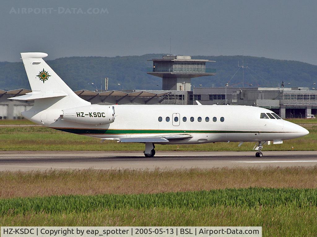 HZ-KSDC, Dassault Falcon 2000 C/N 142, lining-up runway 16