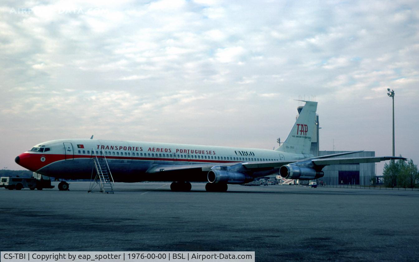CS-TBI, 1967 Boeing 707-399C C/N 19767, Parked on main apron