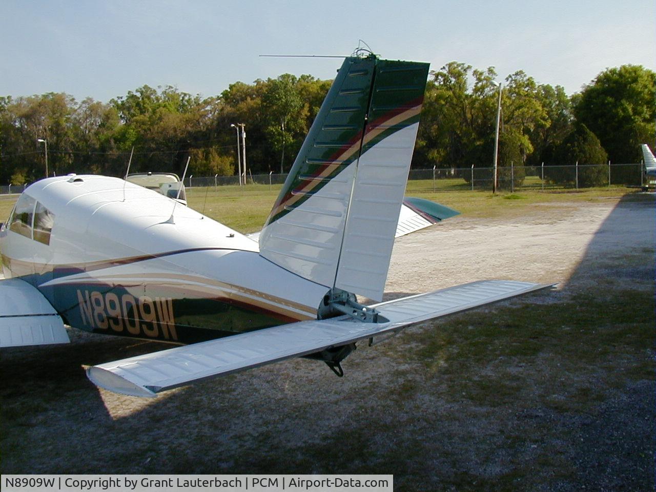 N8909W, 1964 Piper PA-28-235 C/N 28-10477, the airplane just after bieng painted