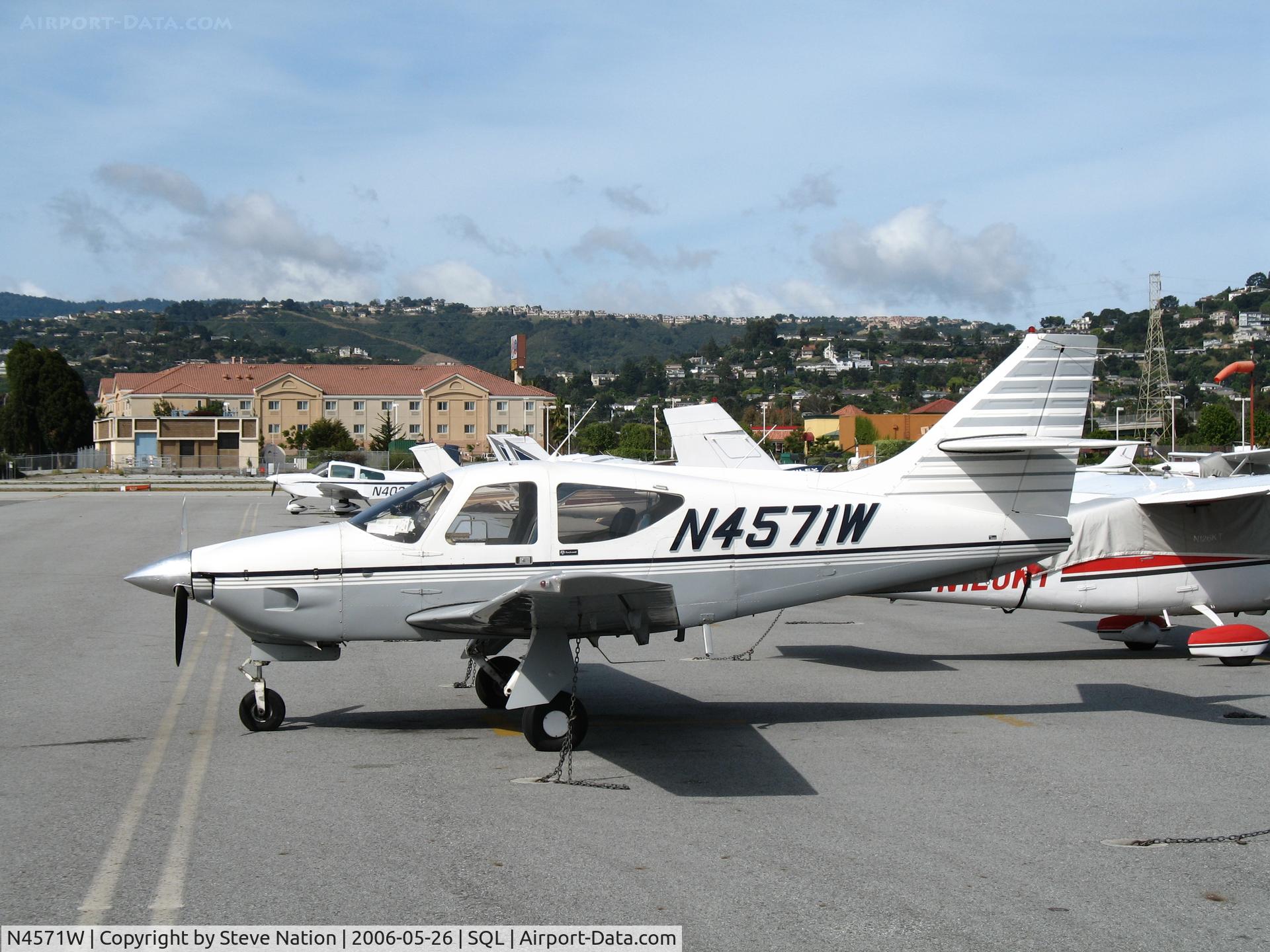N4571W, 1976 Rockwell International 112TC Commander C/N 13061, 1976 Rockwell International 112TC @ San Carlos Municipal, CA