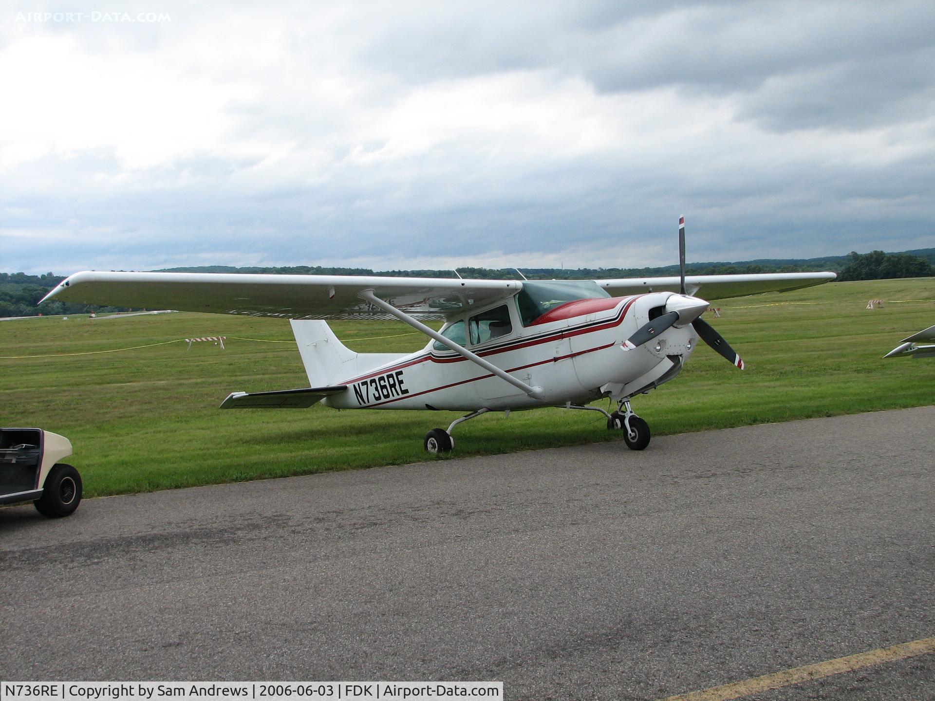 N736RE, 1978 Cessna R182 Skylane RG C/N R18200761, Parked for the day at the 2006 AOPA Fly-in
