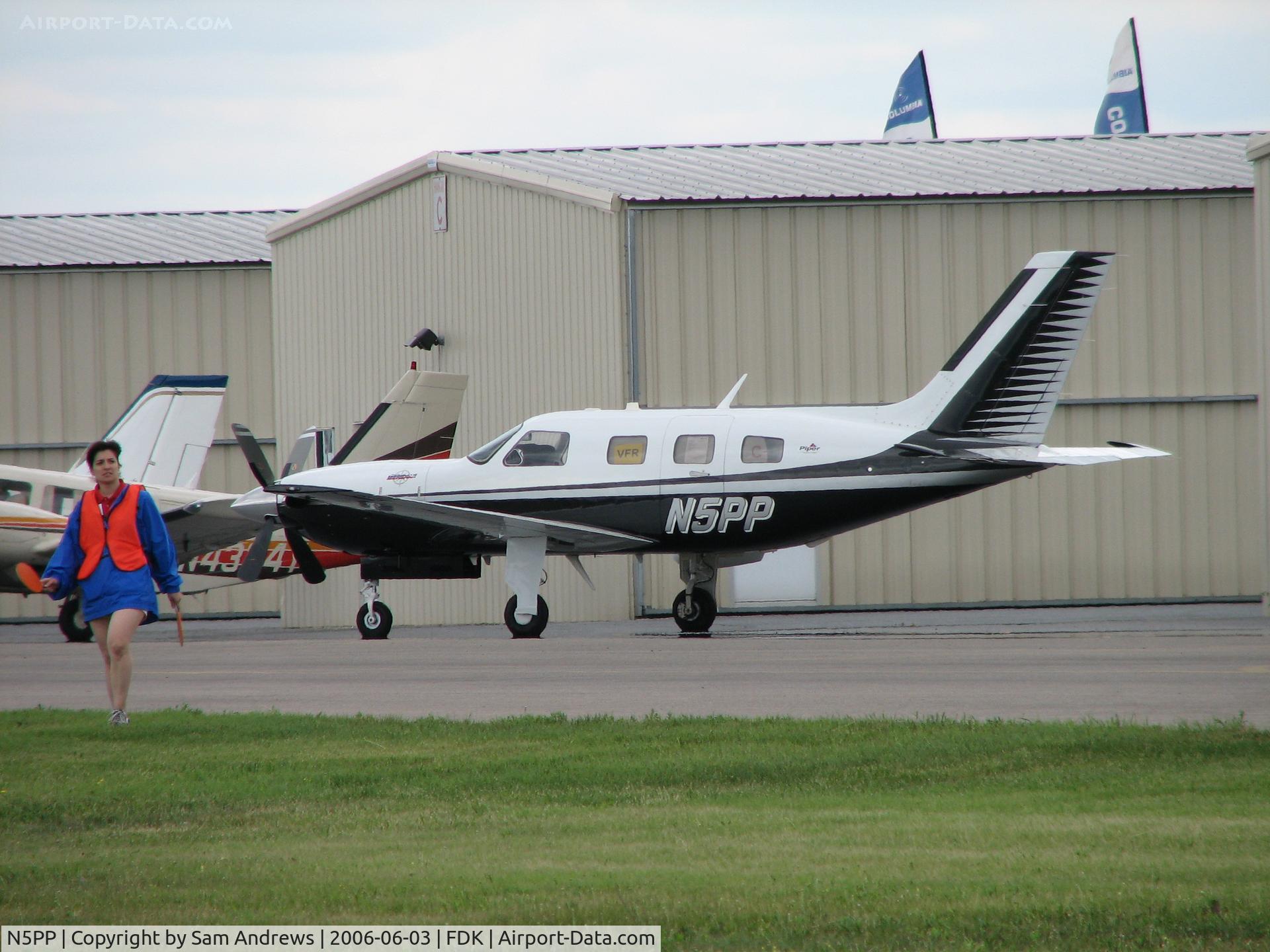 N5PP, 2002 Piper PA-46-500TP C/N 4697145, Note the sign in the window.  I know that it filed IFR.  Must have cancelled and arrived VFR.