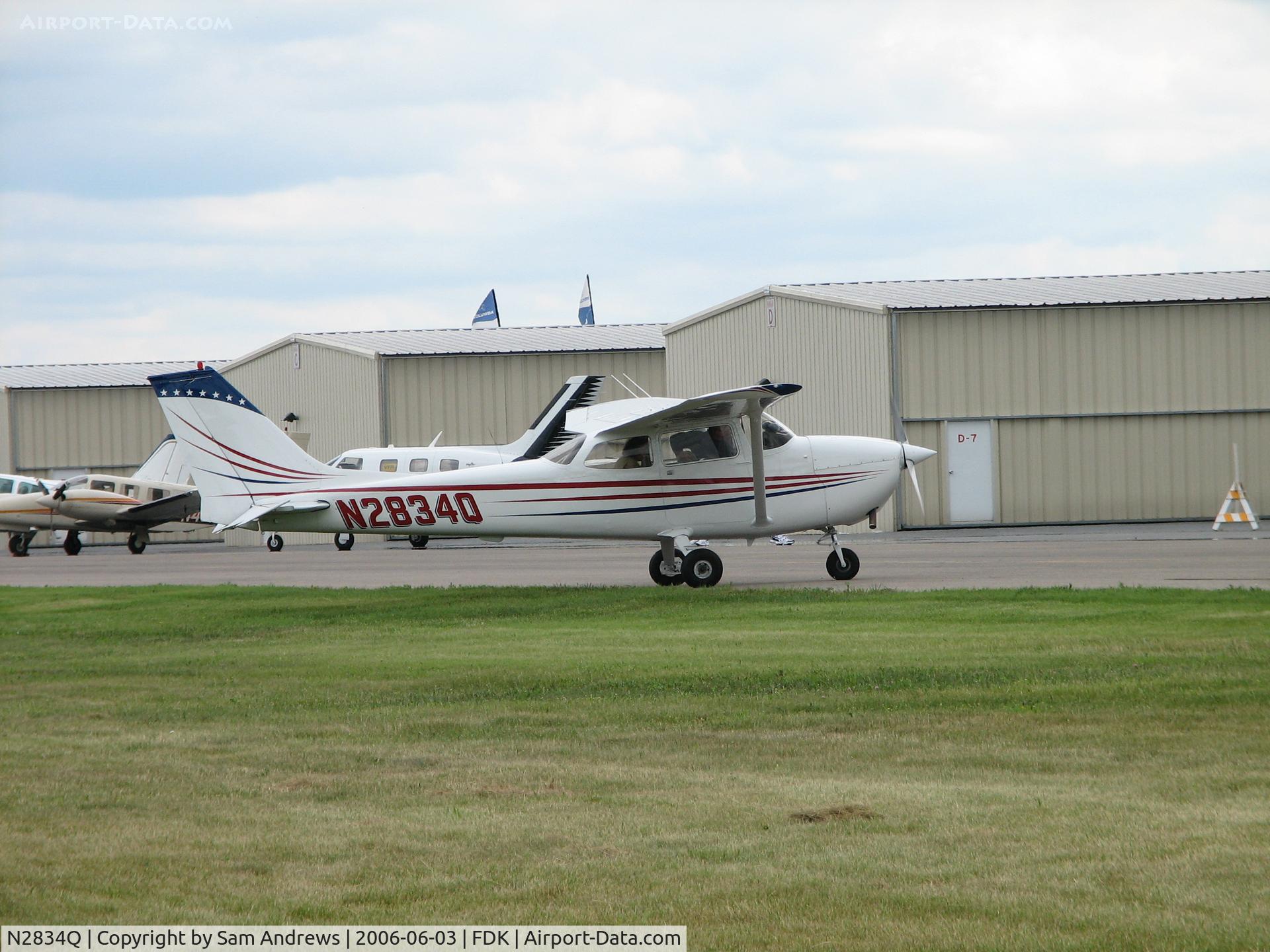 N2834Q, 1971 Cessna 172L C/N 17259834, Departing for the day