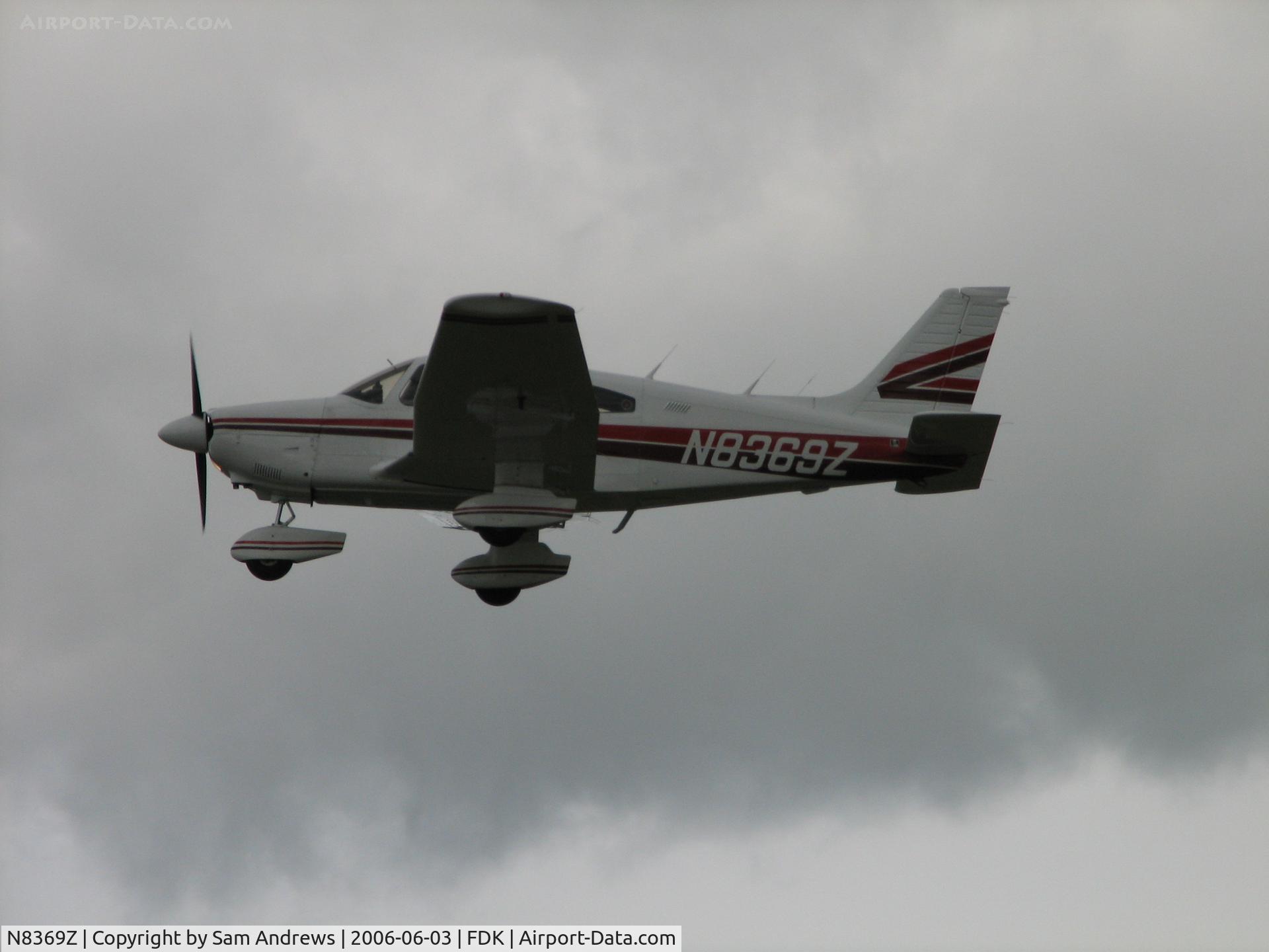 N8369Z, 1981 Piper PA-28-181 C/N 28-8190213, 58 Minutes almost due south to Stafford, VA.  I noticed that two other aircraft headed to Richmond had to go east and down.  IFR} FDK KROLL TICON BRV RMN