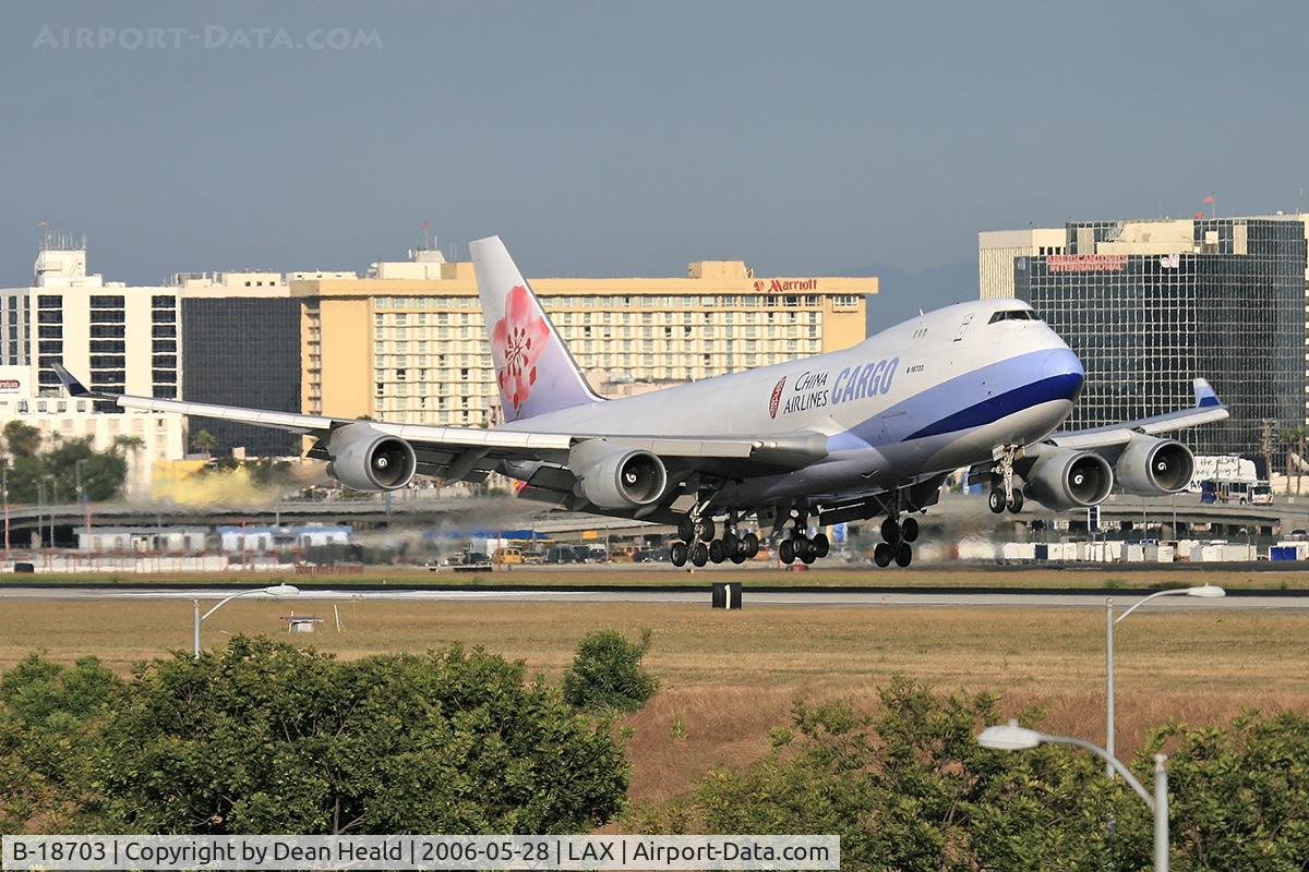 B-18703, 2000 Boeing 747-409F/SCD C/N 30761, China Airlines Cargo B-18703 seconds from touchdown on RWY 24R.