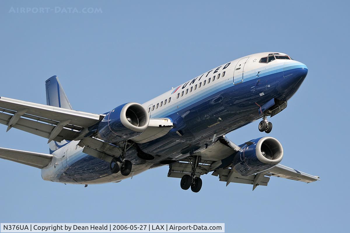 N376UA, 1990 Boeing 737-322 C/N 24641, United Airlines N376UA on final approach to RWY 24R.